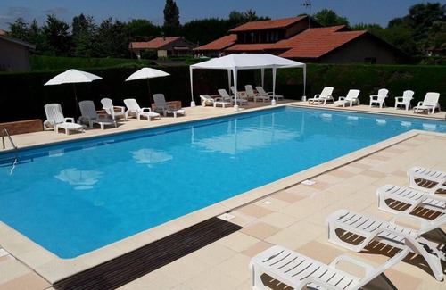 Eugenie-les-Bains Apartamento | Les Genêts (planta baja T2) con piscina