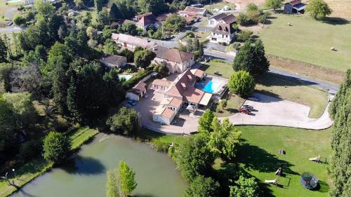 Issac Casa | Les Gites de l'Etang de Sandanet
