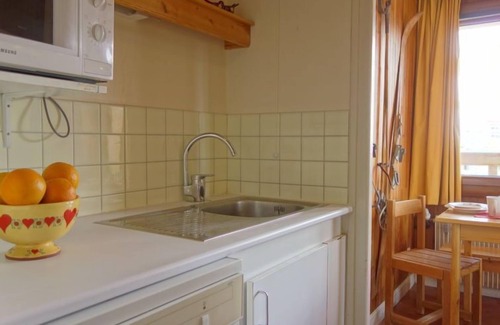 Les Almes Apartamento | Les Grandes Balmes I et II (Le Lac) by Interhome