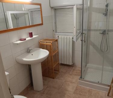 Bagnols-sur-Ceze Apartamento | les grillons