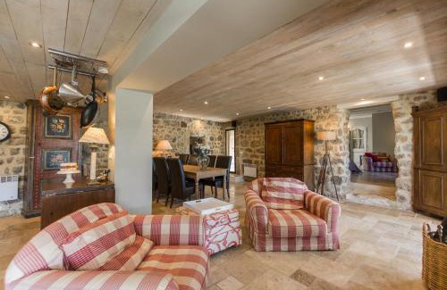 Etables Casa | Les Hiboux du Domaine du Moulin