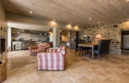 Etables Casa | Les Hiboux du Domaine du Moulin
