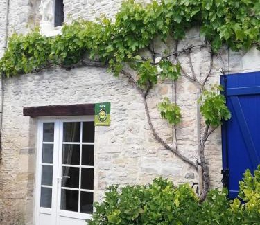 Isigny-sur-Mer Cama Y Desayuno | les hirondelles bleues