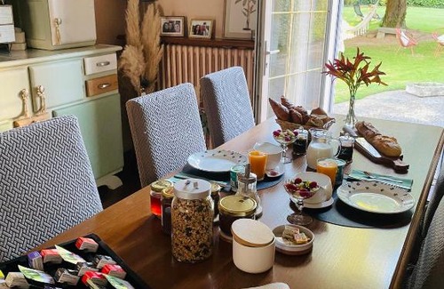 Pontmain Cama Y Desayuno | Les Hirondelles de la villa des roses