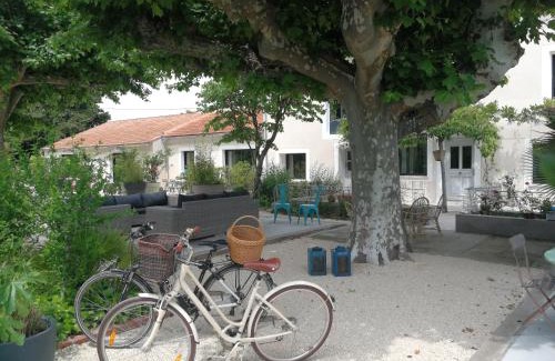 Pernes-les-Fontaines Cama Y Desayuno | Les intérieurs d'Angèle