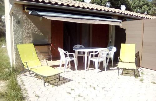 Saint-Martin-de-Bromes Casa | Les Iris , mazet 48