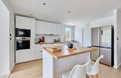 Surville Casa | Les Iris - Seven Bedroom House, Sleeps 15