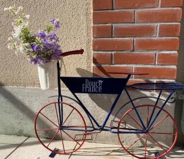 Flore Apartamento | LES JARDINS DE MA-MANS Maison cosy centre Le Mans PARKING privé gratuit