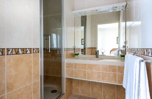 Saumur Casa | LES LILAS Very nice room in serviced residence with Restaurant