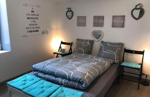 Rogny-les-Sept-Ecluses Apartamento | Les Lodges du Canal Vue sur le canal