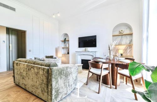 Carnot Apartamento | Les Lucioles 7- Luxury 2 - Bedroom Apartment