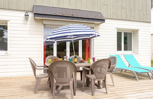 Saint-Remy-des-Landes Casa | Les mielles by Interhome
