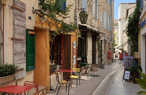 St.-Remy-de-Provence Apartamento | Les Oliviers-Apartamento-Premium-Baño con ducha-Vista a la Ciudad