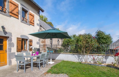 Saulzet-le-Froid Casa | Les Ouches - Saulzet-le-froid