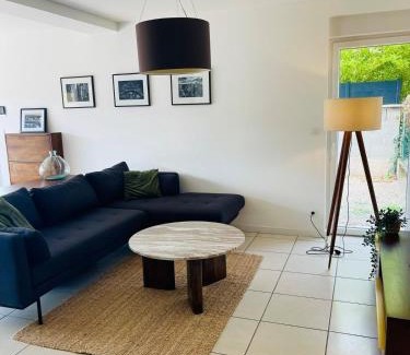 Chanas Apartamento | "Les Pâturages" Chanas - Maison Entière proche A7, 2 Chambres, 4 Personnes, Jardin Privé, Piscine & BBQ