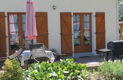 Deneze-sous-le-Lude Casa | Les Pins á La Cerniere Gites
