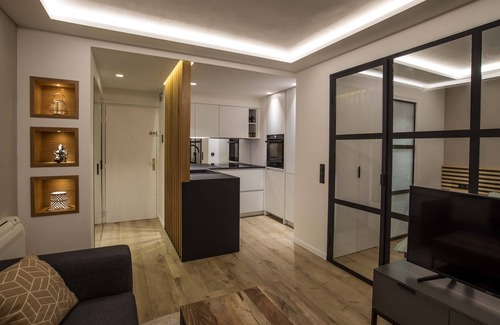 Sainte-Maxime Apartamento | LES PINS ENSOLEILLÉS / Contemporary apartment, sea view, 900m from the beach