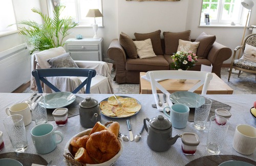 Gilly-les-Citeaux Cama Y Desayuno | Les Plumes