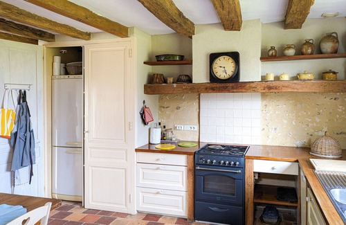 Saint-Flovier Casa | Descubre la tranquilidad en La Maison des Raffoux
