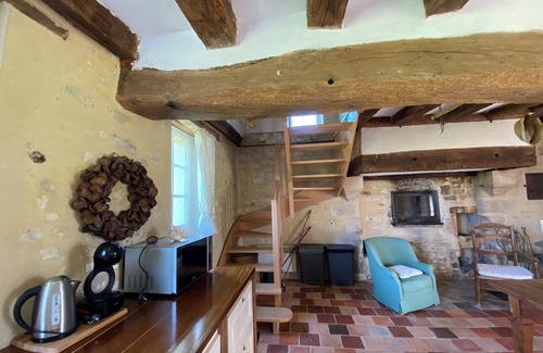 Saint-Flovier Casa | Descubre la tranquilidad en La Maison des Raffoux