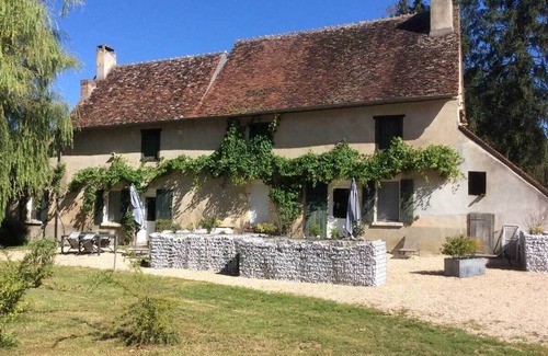 Jars Casa | Les Ruellés, a renovated former farmhouse in a green setting