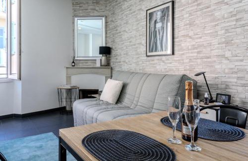Le Suquet Apartamento | Les Suisses Apartment Zentral in der schönen Altstadt von Le Suquet 5 min zum Strand WLAN