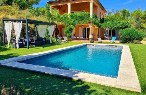 La Destrousse Villa | Gîte Les Terrasses du Garlaban