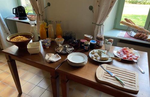 Saint-Georges-de-Luzencon Cama Y Desayuno | Les Tilleuls