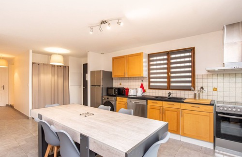 Bruguieres Casa | Les Tournesols, Beautiful House Garden private parking 3 gd beds+2 beds 1p wifi, air conditioning