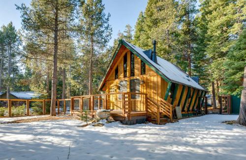 Tahoma Apartamento | Less Than 1 Mi to Beach Peaceful Studio with Deck in Tahoma