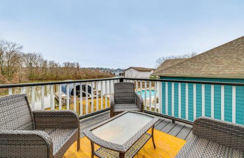 Montgomery Casa | Less Than 1 Mi to Boat Ramp Waterfront Lake Conroe Home!