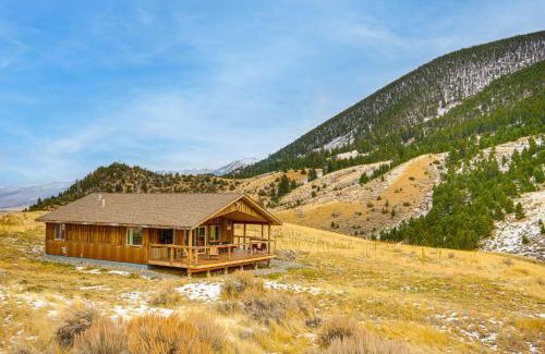 Pray Casa | Less Than 1 Mi to Chico Hot Springs Mtn-View Hideaway!