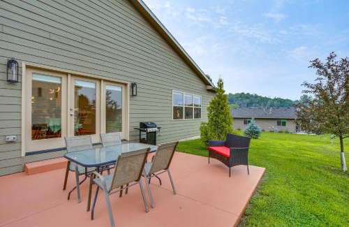 Pine Island Casa | Less Than 1 Mi to Dtwn Pine Island Updated Home with Yard!