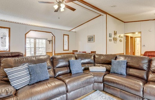 Higden Casa | Less Than 1 Mi to Greers Ferry Lake Dog-Friendly Home!