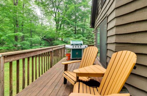 Greentown Casa | Less Than 1 Mi to Lake Wallenpaupack Poconos Cabin Rental
