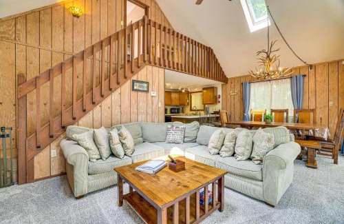 Greentown Casa | Less Than 1 Mi to Lake Wallenpaupack Poconos Cabin Rental