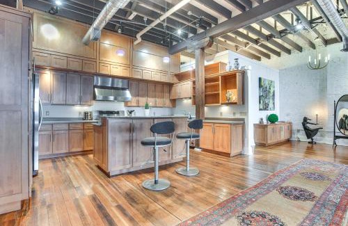 Springfield Apartamento | Less Than 1 Mi to Wittenberg Eclectic Loft with Parking!