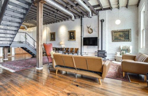 Springfield Apartamento | Less Than 1 Mi to Wittenberg Eclectic Loft with Parking!