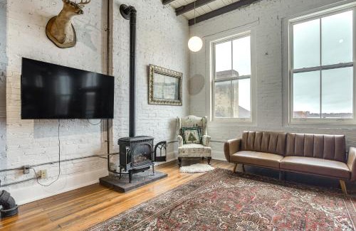 Springfield Apartamento | Less Than 1 Mi to Wittenberg Eclectic Loft with Parking!