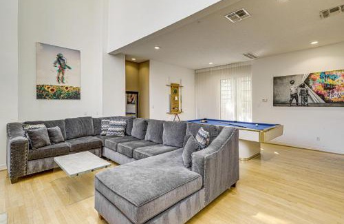 Houston Casa | Less Than 2 Mi to Galleria Spacious Houston Home!
