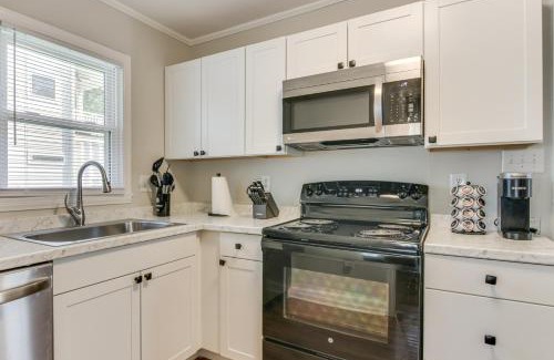 Biddleville Casa | Less Than 2 Mi to Uptown Charlotte Home with Large Yard!