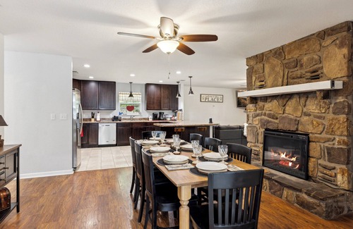 Sevierville Cabaña | Less than 3 miles to Dollywood swimming pool hot tub tiki bar game room and more