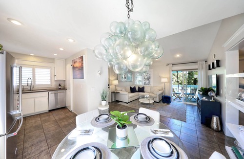 Dana Point Condominio | Less than 5 min stroll across to the ocean! Top-Level Unit. Quiet Location.