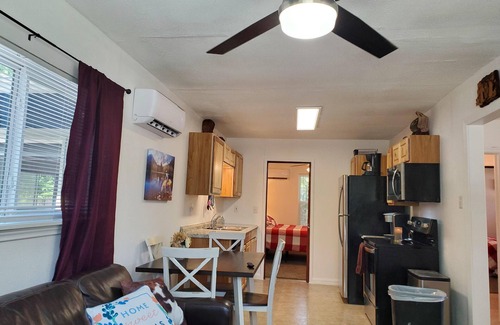 Blanco Casa | Less than 5 minutes to Blanco River, cozy 3 bedroom house with huge backyard!