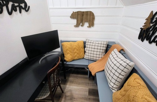 Cedarpines Park Cabaña | Less Than10 Mins To Lake Gregory