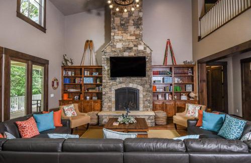 Waterfront Greens Casa | Let the Good Times Roll