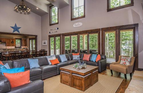Waterfront Greens Casa | Let the Good Times Roll