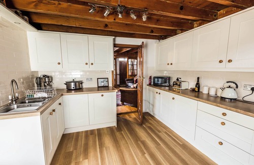 Staithes Casa | LetAway - Captain Cook's Cottage, Staithes