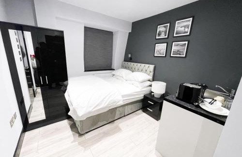 Rayners Lane Casa | Letzi Ensuite Room, 10 Mins Wembley, Fast WiFi