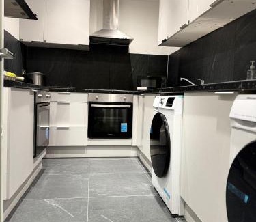 Rayners Lane Casa | Letzi Ensuite Room, 10 Mins Wembley, Fast WiFi